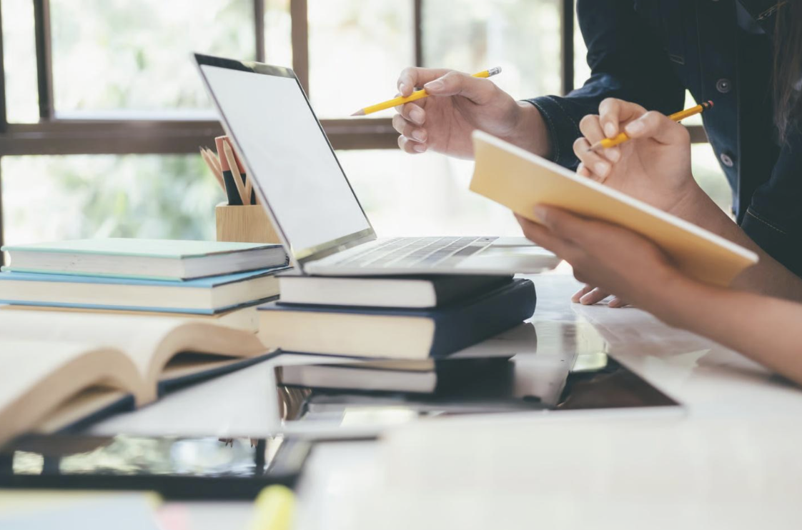Para estudiar en Canadá ahora hay que demostrar 23.448 dólares, no 22.895
